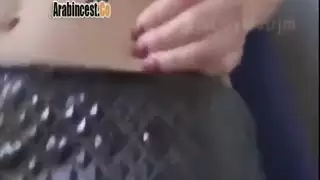استمتاع الأخ الممحون بكس أختة النائمة بدون كيلوت