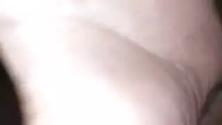 كسها جميل احمر كبيت لبني كله فيه