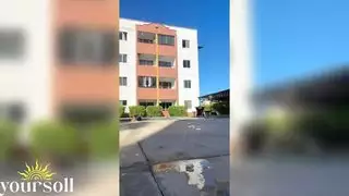 عيد ميلاد سعيد مع السباحة اللطيفة في حمام السباحة ثم مررت لي سانتا الموشوم بالديك الرومي