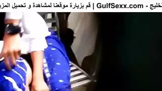 تصوير خفي لبنت و ولد و هما بيحسسوا علي اجسام بعض