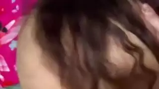 ألقي القبض على زوجتي العربية شارموتا التي ترسل صورًا عارية إلى صديقها عندما تكون في المنزل وحدها وتطلب مني أن أضع ديك في مؤخرتها الكبيرة
