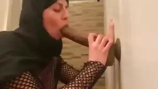 تجميع ربة البيت العربية ميا النقاب يوليو