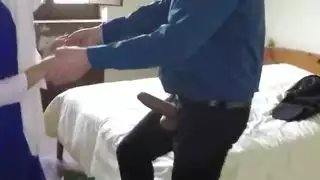 يائسة مجرفة العربية خيمينا لاغو ضربات رئيسها معلقة