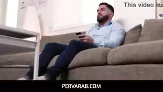أخت العربية في الحجاب تحصل على زواج مدبر مايا فاريل