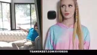 لديها قضيب رجل أسود جاد في مؤخرتها يريد تفريغه على وجهها