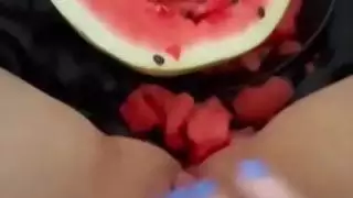 المنحرف مسلم سلوتي فتاة لديها الإدمان على ممارسة العادة السرية مع الغذاءالهواة العربية سنو وايت صنم غريب وغريب للغاية المتشددين الإباحية تجميع