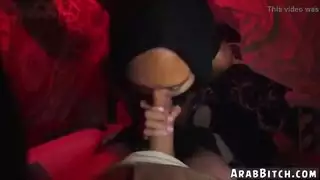 امرأة العربية الساخنة عجلات موجودة!