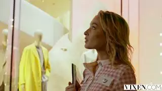 لاتينا الساخنة اللطيفة تصنع أفلامًا إباحية رائعة جدًا مع الكثير من الرجال