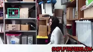 سارق المتاجر العربي سيء