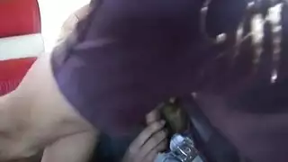 ابنة كلية رجال الاطفاء تأخذ العقوبة من رجل قرنية في الميدان
