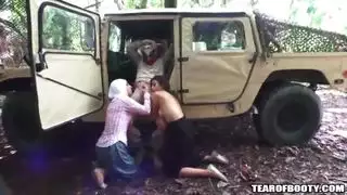 الديك المحترف مص العاهرات العربية