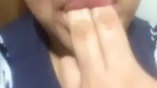 فتاة عربية كسولة