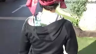 عاهرة الشارع التركية المشاغب تظهر بوسها المشعر للمنحرف القديم