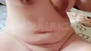 السمين الهواة العربي يحصل عارية تظهر ثديها الكبير وجمل الشعر