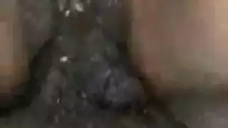 امرأة الأبنوس في شباك صيد سوداء تمتص الديوك وتدخلها داخلها حتى تنفجر
