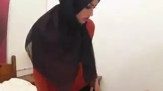 خدمات جوليا روكا العربية الجميلة عشيقها المعلق