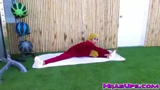 كيرا بيريز تحصل على علاقة حميمة مع مدربها الشخصي نيكي ريبيل