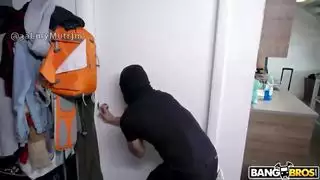 سكس مترجم ليس لدي ما اعطية لك سوى جسدي