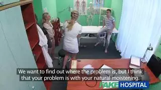 ممرضة المستشفى تراقب هذا الزوجين يمارسان الجنس