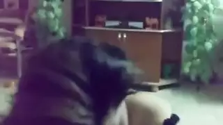 زوجة عراقية تخلع الحجاب وتمص الزب وتتناك احلى نيكة