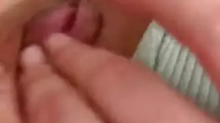 أخت الخطوة العربية تستمني بشكل خفي وأرسلت بشكل خاطئ إلى تطبيق الخاص بي