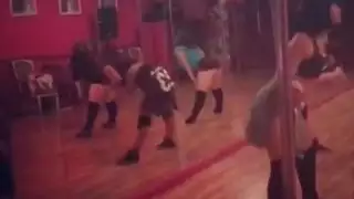مرحبا ⤵ ؟ بواسطة ? البيدق الجنس